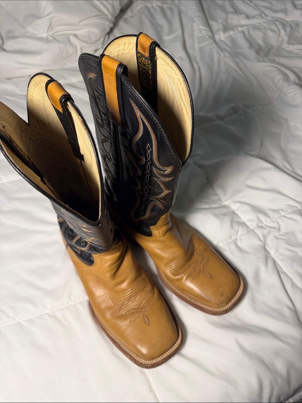 Tan & Black Western Cowboy Boots